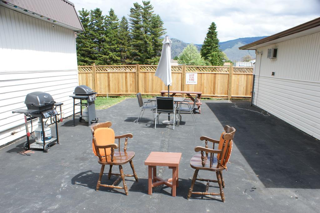 Elks Motel Keremeos Exterior photo
