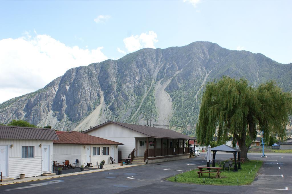 Elks Motel Keremeos Exterior photo